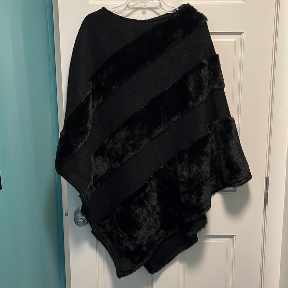 Elegant Black Poncho with Black Faux Fur Stripes